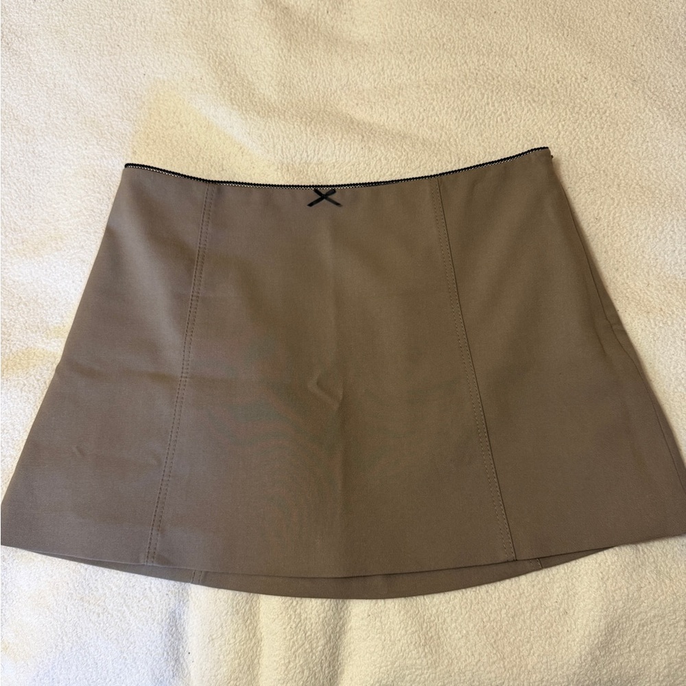 Zara Tan Mini Skirt with black bow